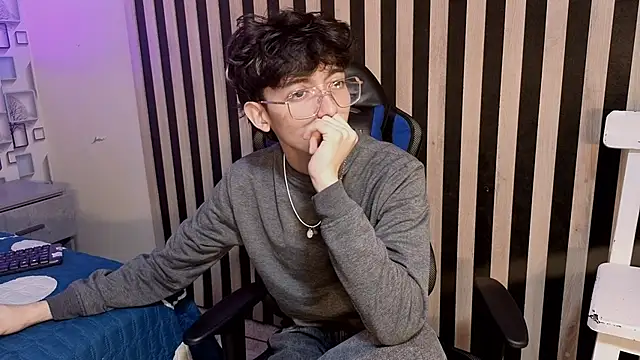 Snapshot of Twink_Sebas7 chatting on July 2026 12:29:02 PM Twink Sebas7 online show from July 2026 12:29:02 PM