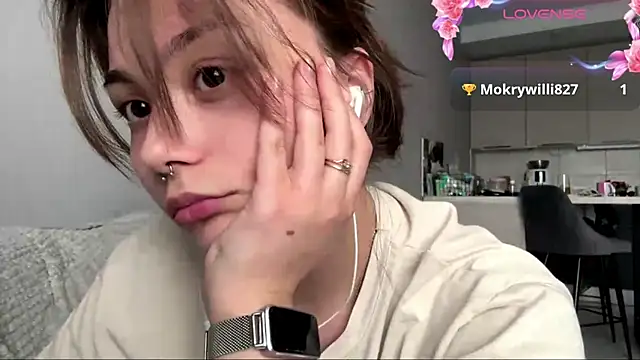 Snapshot of Thyeiysyla chatting on April 2026 07:45:01 AM Thyeiysyla online show from April 2026 07:45:01 AM