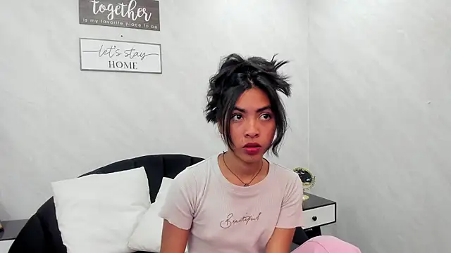 Babe Alessandraa online show from April 2026 03:28:02 PM