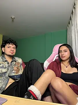 hotlatinocouple   online show from May 2026 11:12:03 PM