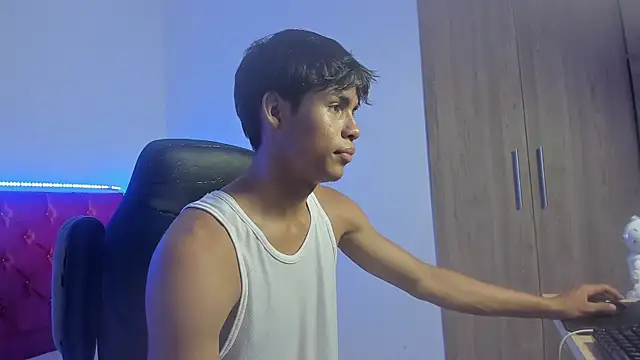 skinny sam online show from April 2026 02:20:01 AM