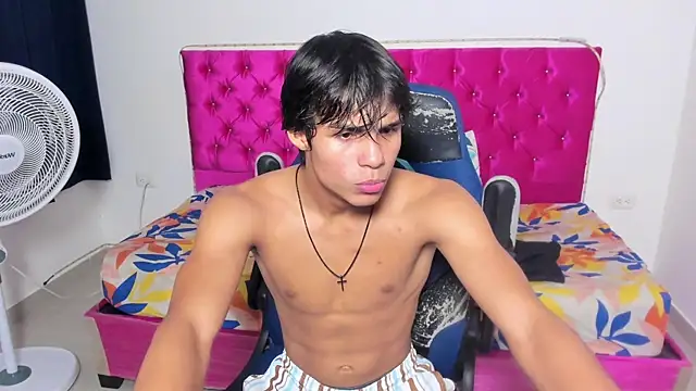 Snapshot of skinny_sam chatting on July 2026 05:21:01 AM skinny sam online show from July 2026 05:21:01 AM