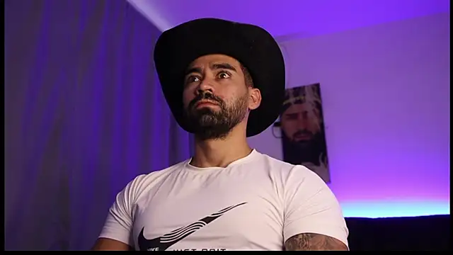 Snapshot of miike_smit chatting on April 2026 11:22:02 AM miike smit online show from April 2026 11:22:02 AM