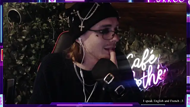 Snapshot of SkinnyAlex1312 chatting on April 2026 02:24:01 PM SkinnyAlex1312 online show from April 2026 02:24:01 PM