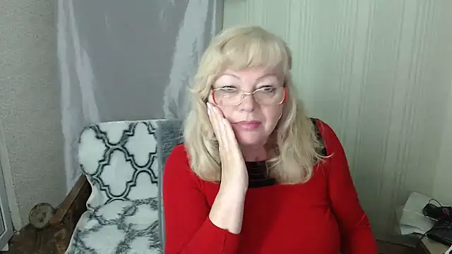 LavandaMay online show from May 2026 07:10:01 PM