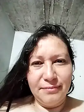 Snapshot of Dayis_2 chatting on April 2026 03:53:01 PM Dayis 2 online show from April 2026 03:53:01 PM