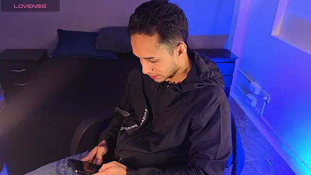 Snapshot of Zack_isback chatting on April 2026 08:23:01 PM Zack isback online show from April 2026 08:23:01 PM