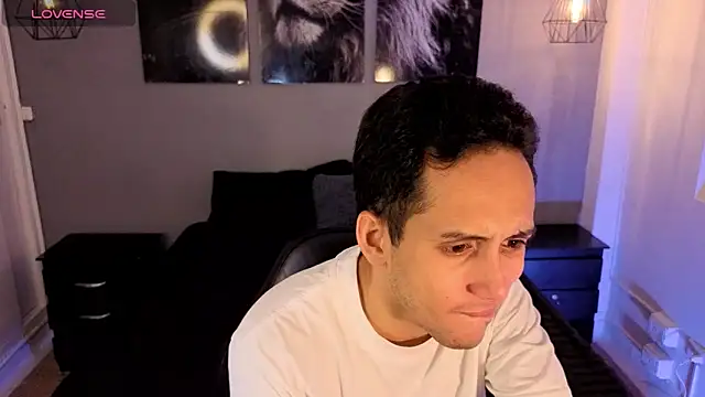 Snapshot of Zack_isback chatting on May 2026 07:55:02 PM Zack isback online show from May 2026 07:55:02 PM