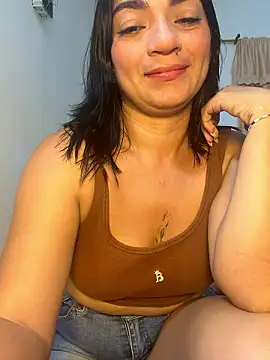 Snapshot of princess_Curves chatting on May 2026 01:33:01 AM princess Curves online show from May 2026 01:33:01 AM