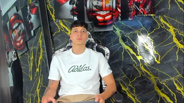 Snapshot of eithan_boy_ chatting on April 2026 12:06:02 PM eithan boy online show from April 2026 12:06:02 PM