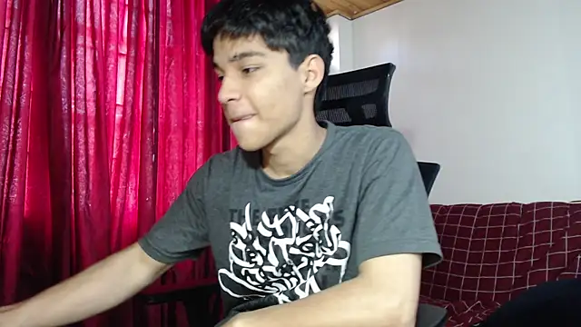 Snapshot of Marck-Pro chatting on July 2026 03:14:02 PM Marck-Pro online show from July 2026 03:14:02 PM