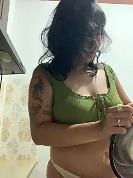 Snapshot of NefertitiXO chatting on April 2026 11:15:02 AM NefertitiXO online show from April 2026 11:15:02 AM