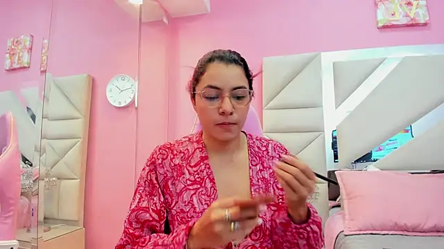 Snapshot of luna_hix chatting on April 2026 04:06:01 AM luna hix online show from April 2026 04:06:01 AM