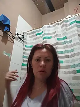carolinhe26 online show from June 2026 10:57:02 AM