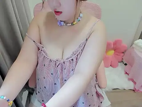 Lunalalaa online show from May 2026 06:54:02 AM