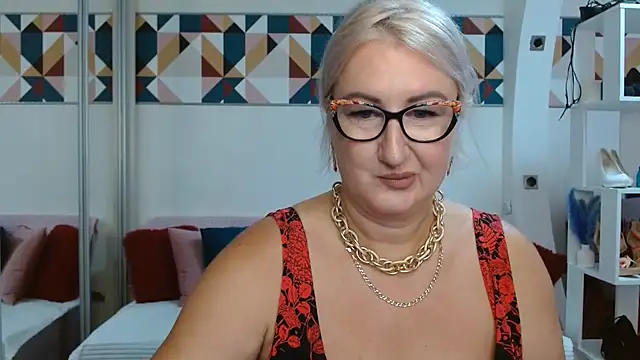 Snapshot of DianaFrances chatting on July 2026 06:40:02 AM DianaFrances online show from July 2026 06:40:02 AM