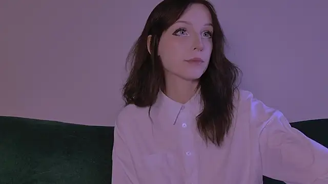 claire bennett  online show from April 2026 01:23:02 AM