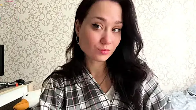 Snapshot of DinahZapalac chatting on April 2026 06:19:02 AM DinahZapalac online show from April 2026 06:19:02 AM