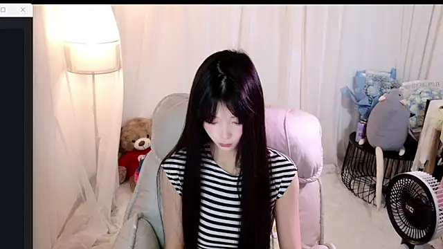Zoe-001 online show from April 2026 02:09:01 PM
