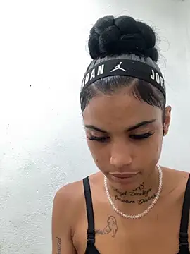 La reynazendeya  online show from June 2026 01:25:01 PM