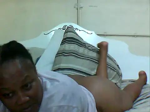 Snapshot of PRETTYFACExx chatting on April 2026 12:00:02 PM PRETTYFACExx online show from April 2026 12:00:02 PM