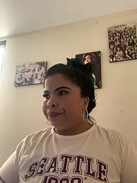 Snapshot of megan_purpura chatting on April 2026 02:12:02 PM megan purpura online show from April 2026 02:12:02 PM