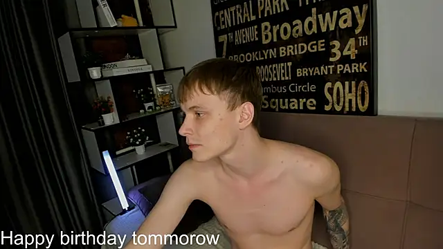 Snapshot of TwinkWhite chatting on May 2026 09:10:02 PM TwinkWhite online show from May 2026 09:10:02 PM