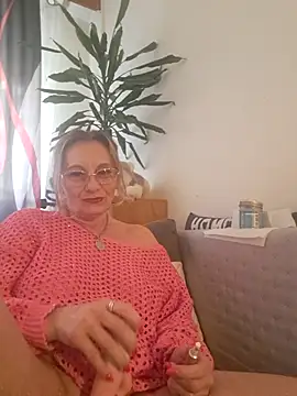 Snapshot of Blond_lady_czech chatting on April 2026 05:16:02 PM Blond lady czech online show from April 2026 05:16:02 PM