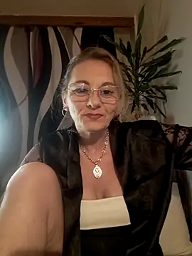 Snapshot of Blond_lady_czech chatting on April 2026 06:32:02 PM Blond lady czech online show from April 2026 06:32:02 PM