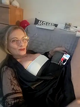 Snapshot of Blond_lady_czech chatting on April 2026 04:21:02 PM Blond lady czech online show from April 2026 04:21:02 PM