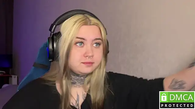 Snapshot of CuteUna chatting on April 2026 02:07:02 PM CuteUna online show from April 2026 02:07:02 PM