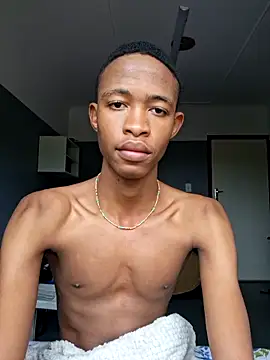 youngAndReckles online show from May 2026 10:13:01 AM