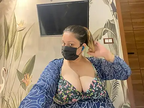 kavyasingh36 online show from May 2026 12:18:01 AM