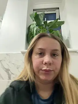 Snapshot of OliviaJadeXx chatting on May 2026 08:37:01 PM OliviaJadeXx online show from May 2026 08:37:01 PM