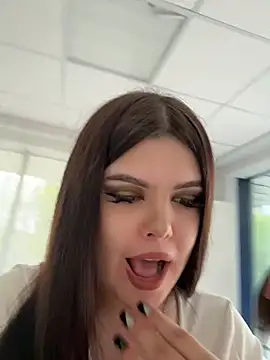 Snapshot of AmeliaBronze chatting on May 2026 02:06:02 AM AmeliaBronze online show from May 2026 02:06:02 AM