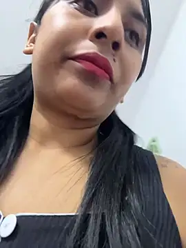 MELIZ QUEEN online show from May 2026 11:50:01 AM