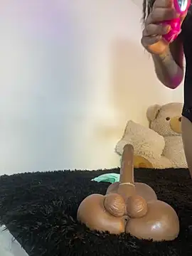 NohaBeyloun  online show from April 2026 01:05:02 PM