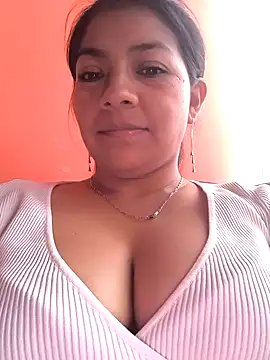 Snapshot of Tamaraxxx_hot chatting on April 2026 10:43:01 PM Tamaraxxx hot online show from April 2026 10:43:01 PM