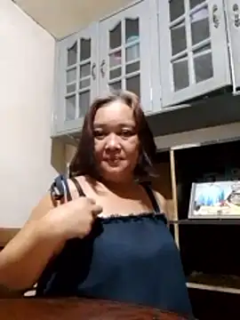 jeanyummytits online show from May 2026 02:46:02 PM