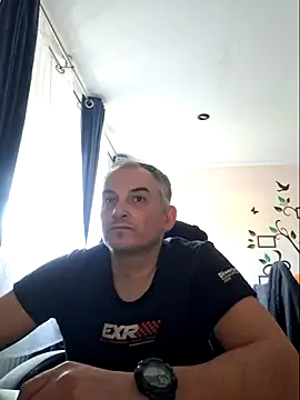 Snapshot of Piotr481 chatting on April 2026 04:32:02 PM Piotr481 online show from April 2026 04:32:02 PM