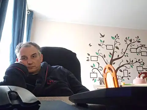 Snapshot of Piotr481 chatting on May 2026 04:12:02 PM Piotr481 online show from May 2026 04:12:02 PM