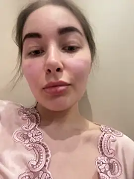 Doris2222 online show from April 2026 07:19:01 PM