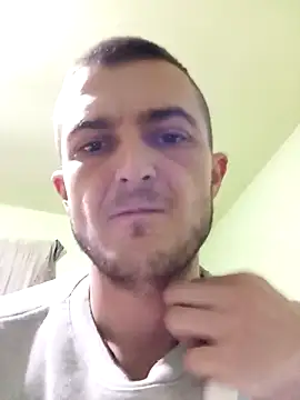 Snapshot of Mariofls chatting on April 2026 05:52:01 PM Mariofls online show from April 2026 05:52:01 PM