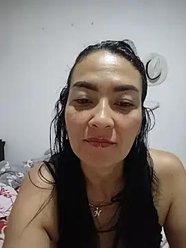 Snapshot of LuluDream chatting on June 2026 05:34:01 AM LuluDream online show from June 2026 05:34:01 AM