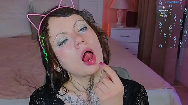EricaMoonn online show from April 2026 01:41:02 PM