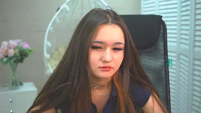 AmiMeow  online show from May 2026 07:20:02 PM