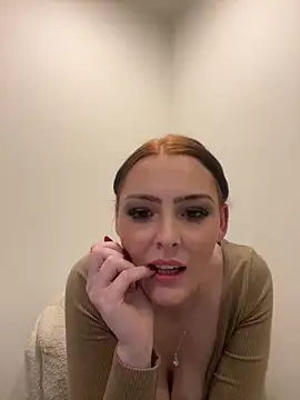 Snapshot of MiraVoss18 chatting on April 2026 07:58:02 PM MiraVoss18 online show from April 2026 07:58:02 PM