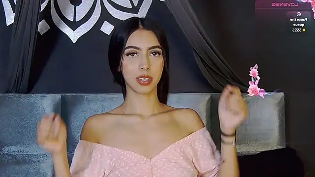 Snapshot of Mia_Gloww_ chatting on May 2026 10:04:01 PM Mia Gloww online show from May 2026 10:04:01 PM