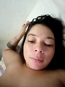 lunaandrr online show from April 2026 05:07:02 PM