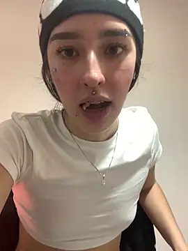 NickieCute- online show from April 2026 08:09:02 PM